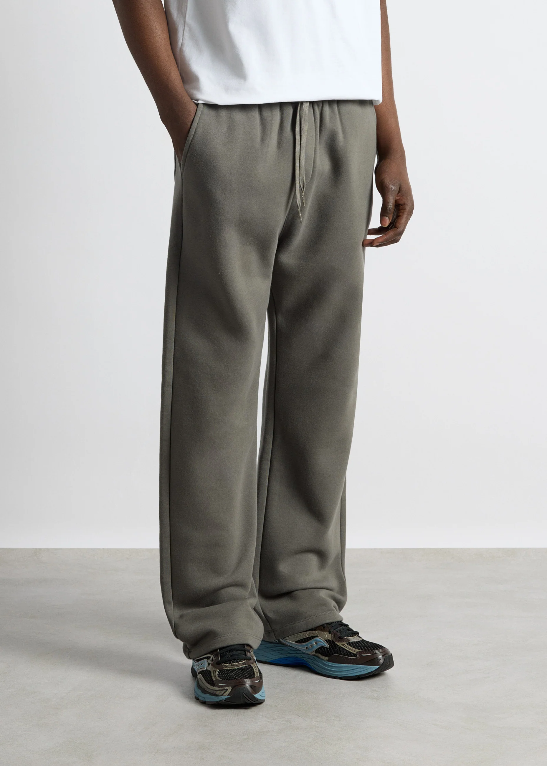 Basic Sweatpants - Image 4