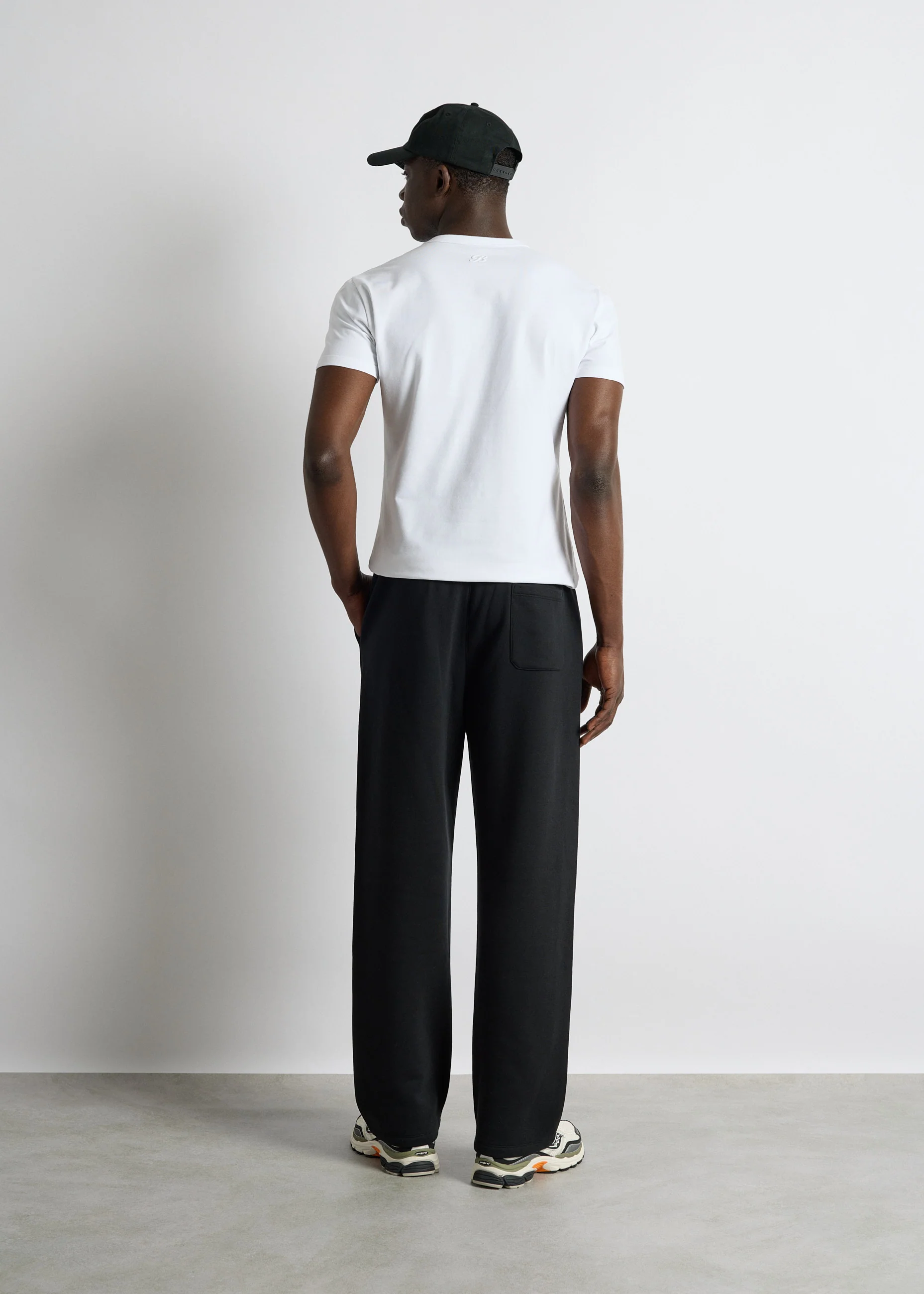 Basic Sweatpants - Image 6