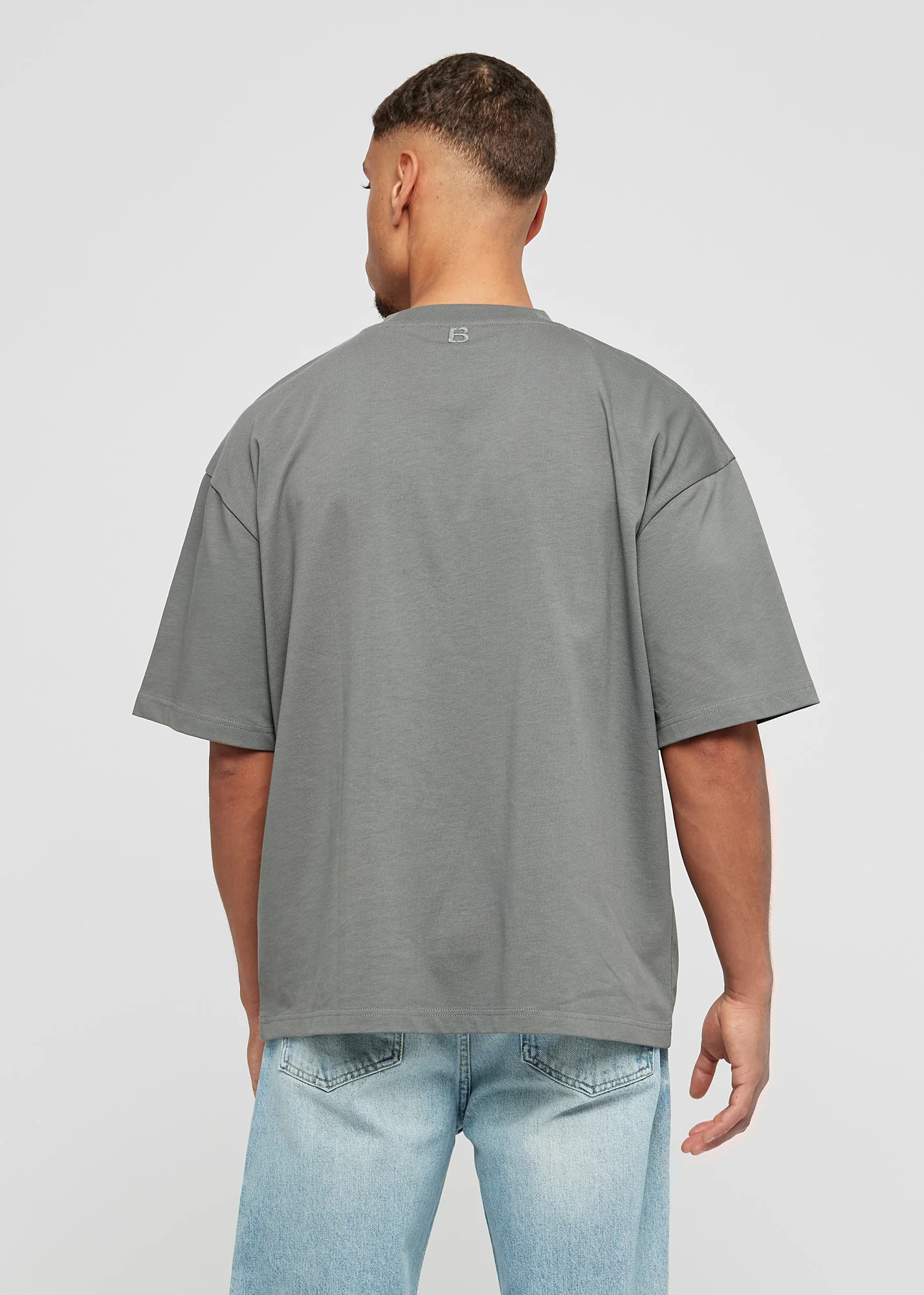 Oversized Basic T-Shirt - Image 4