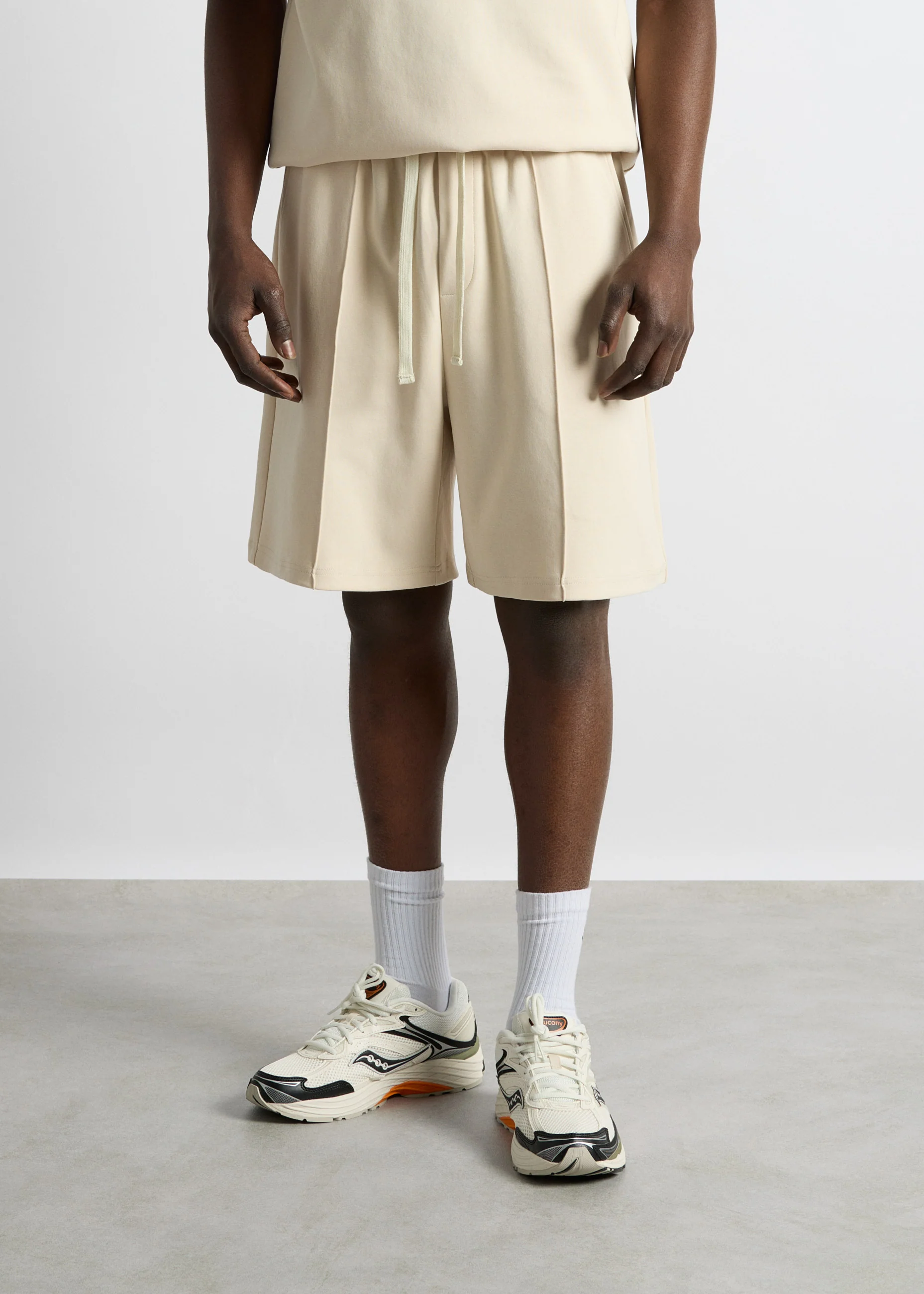 Sweatshorts with Seam - Image 4