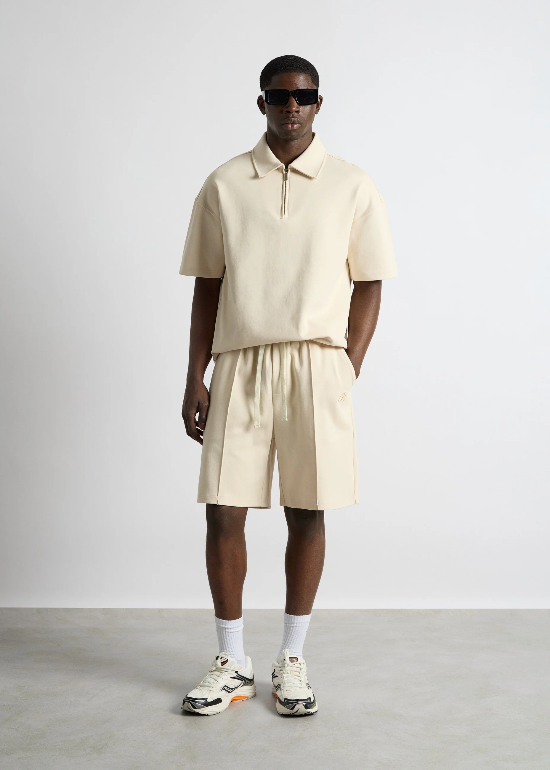 Sweatshorts with Seam - Image 5