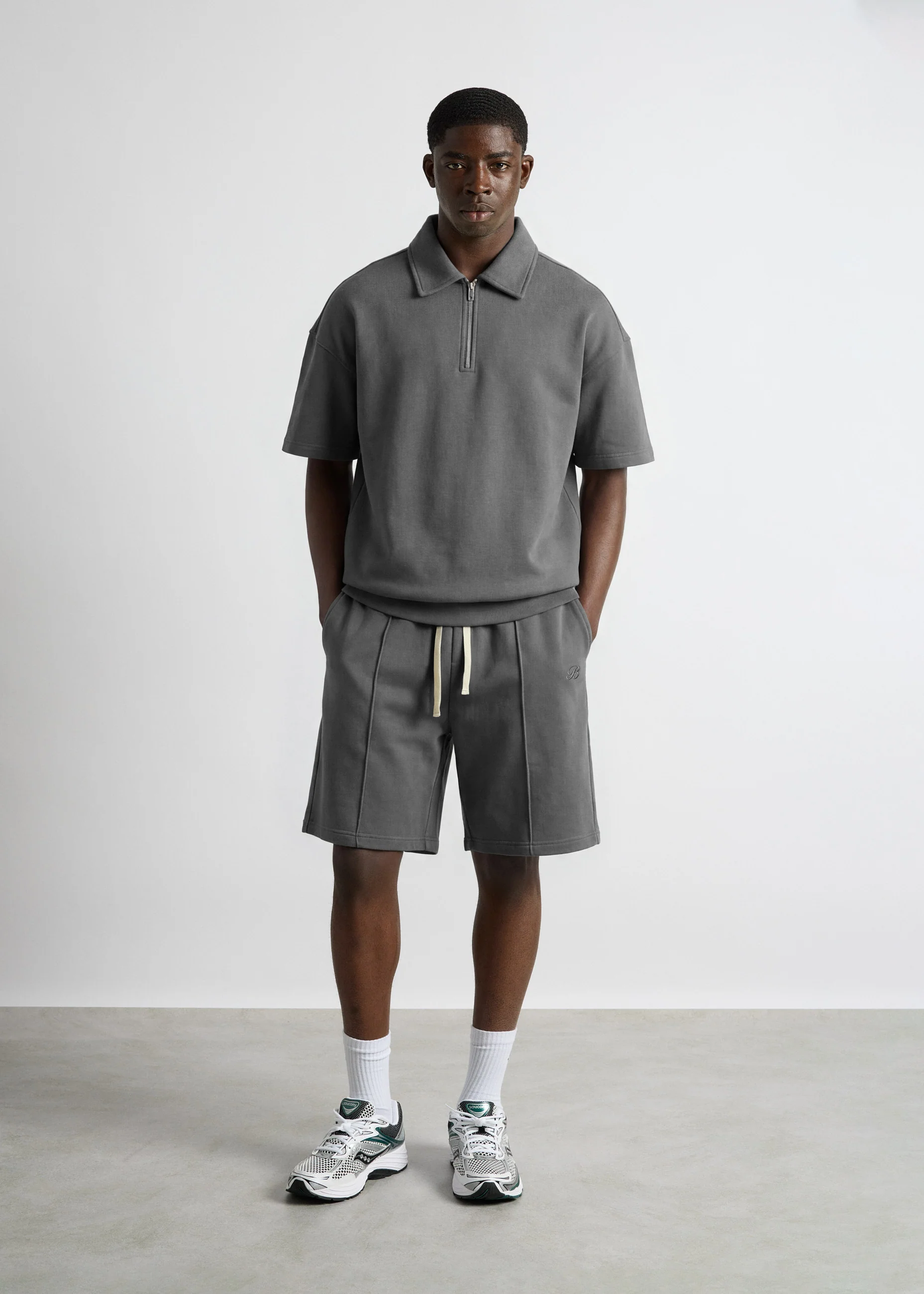 Sweatshorts with Seam - Image 5