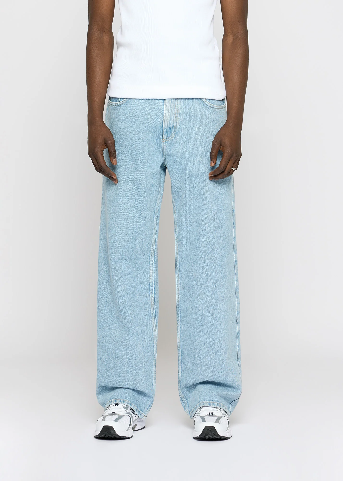 Vince Baggy Jeans - Image 3