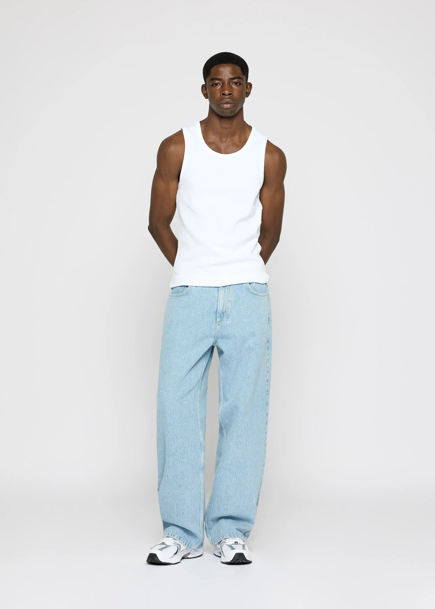 Vince Baggy Jeans - Image 4