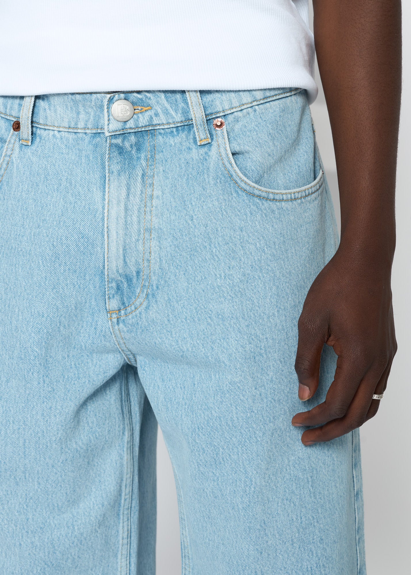 Vince Baggy Jeans - Image 7