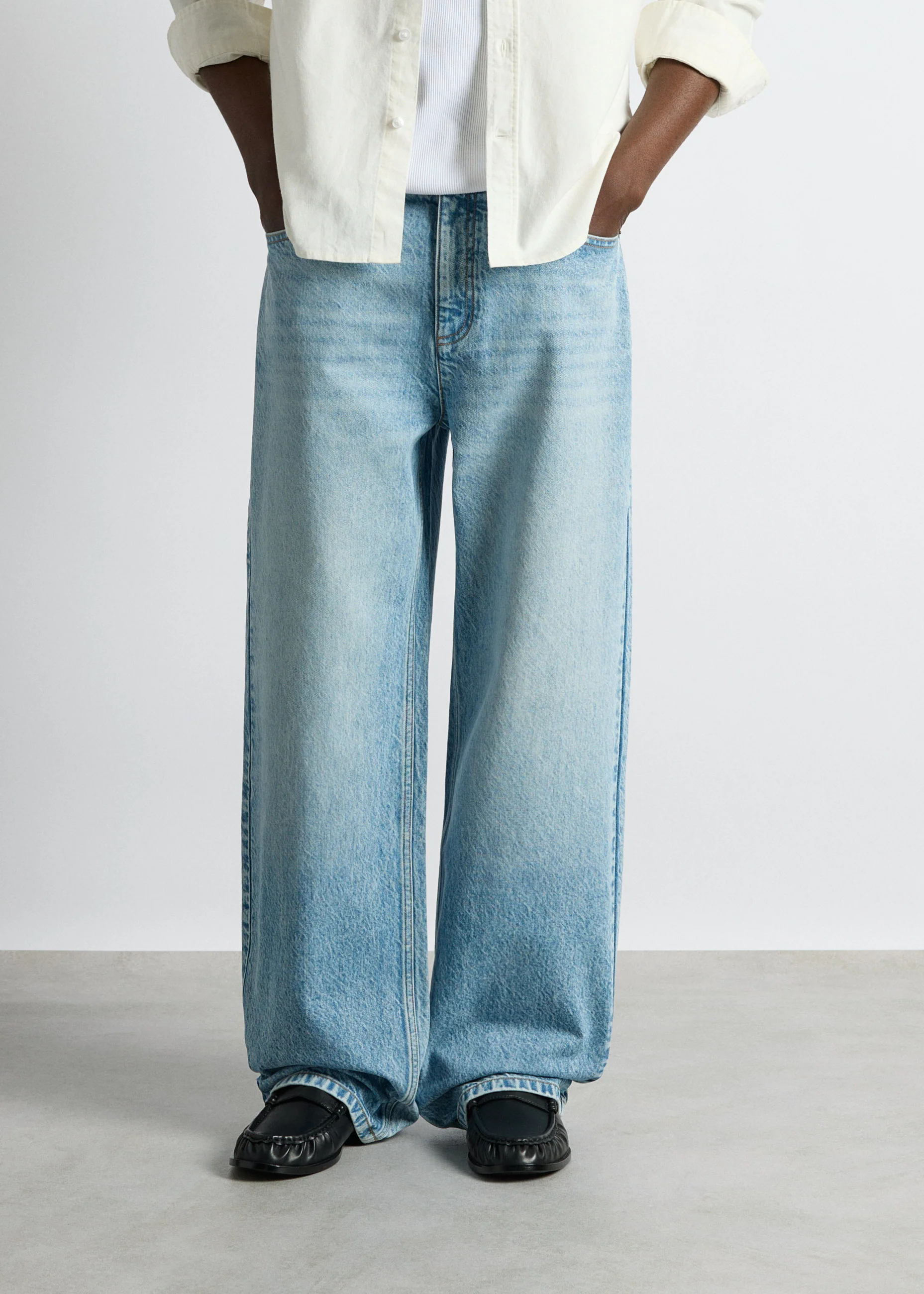 Vince Baggy Jeans - Image 3